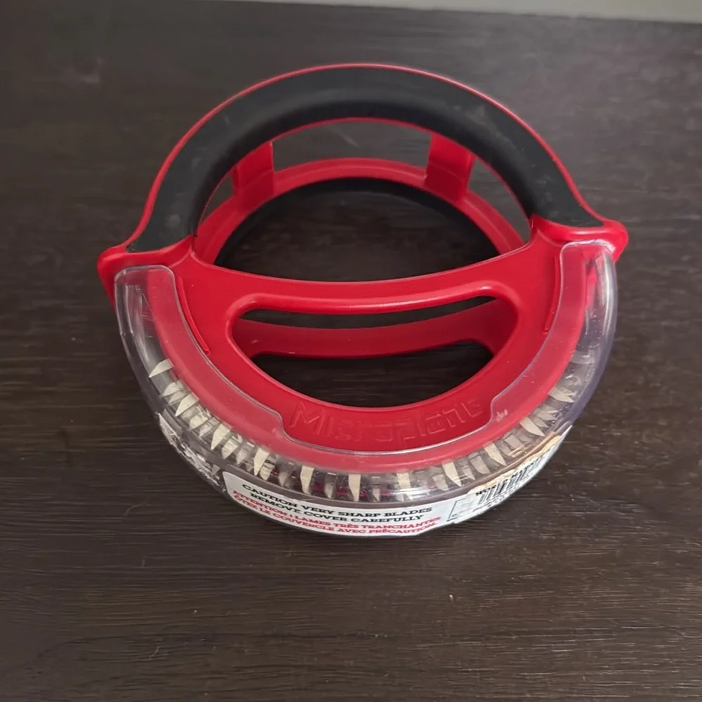 New World Market Round Circular Meat Tenderizer Rolling Blade NWT